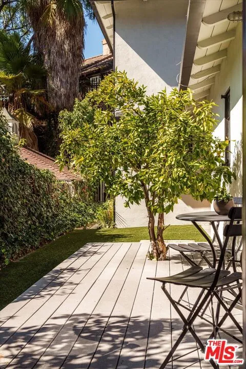 2409 N Vermont Avenue, Los Angeles, California 90027 home-pic-18